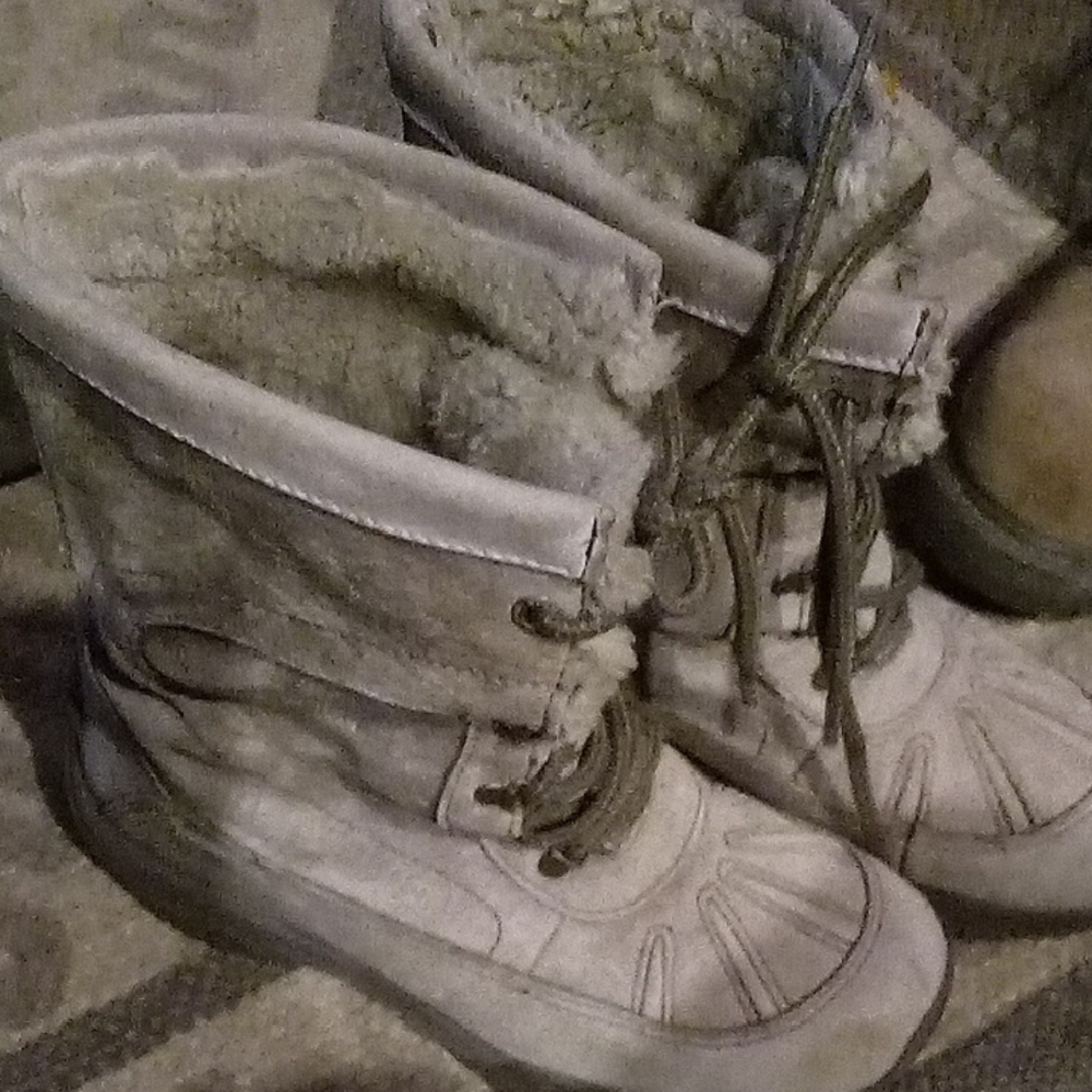 Cozy Gray Winter Boots